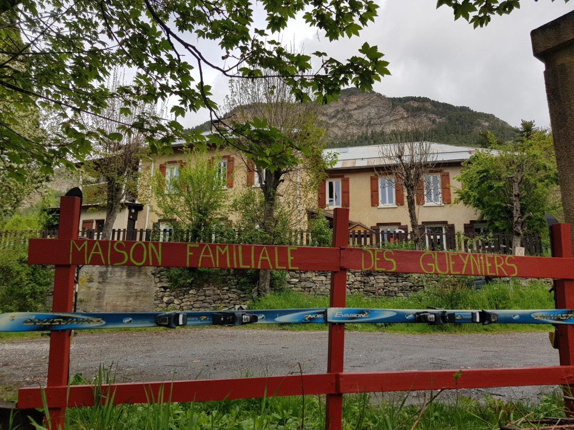 Maison Familiale Des Gueyniers Jausiers Luaran gambar