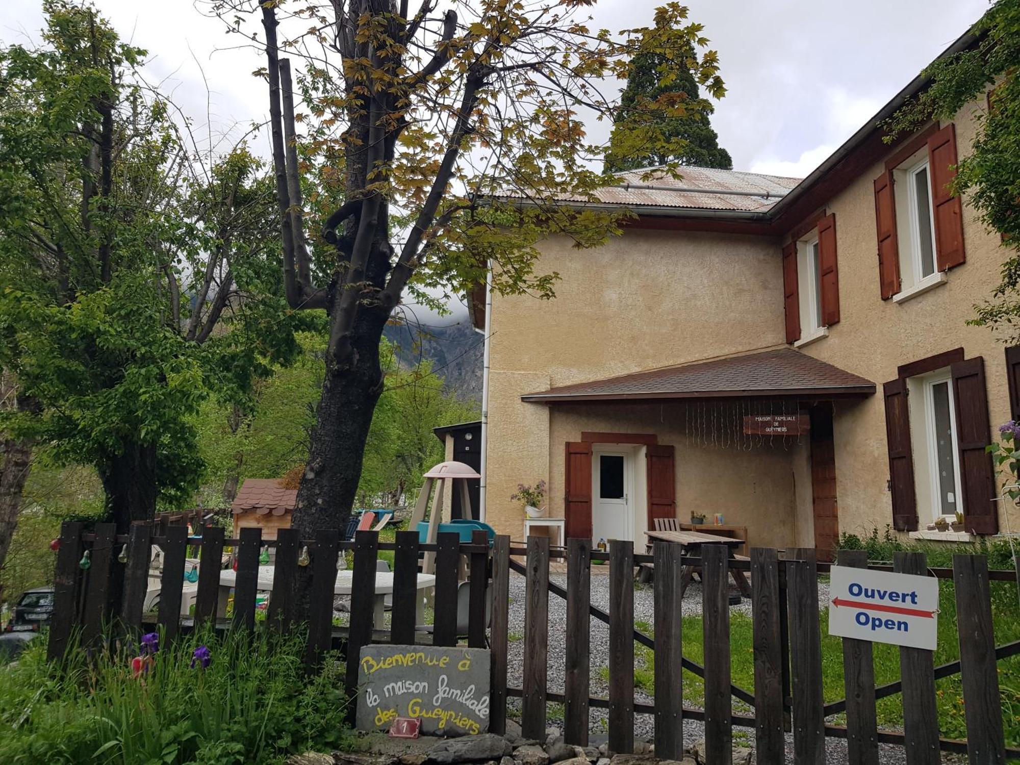 Maison Familiale Des Gueyniers Jausiers Luaran gambar